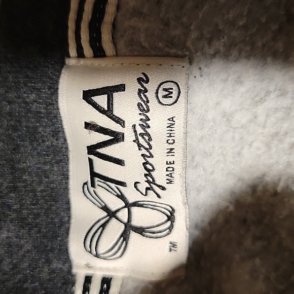 TNA long sleeve dark gray hoodie - Picture 7 of 7